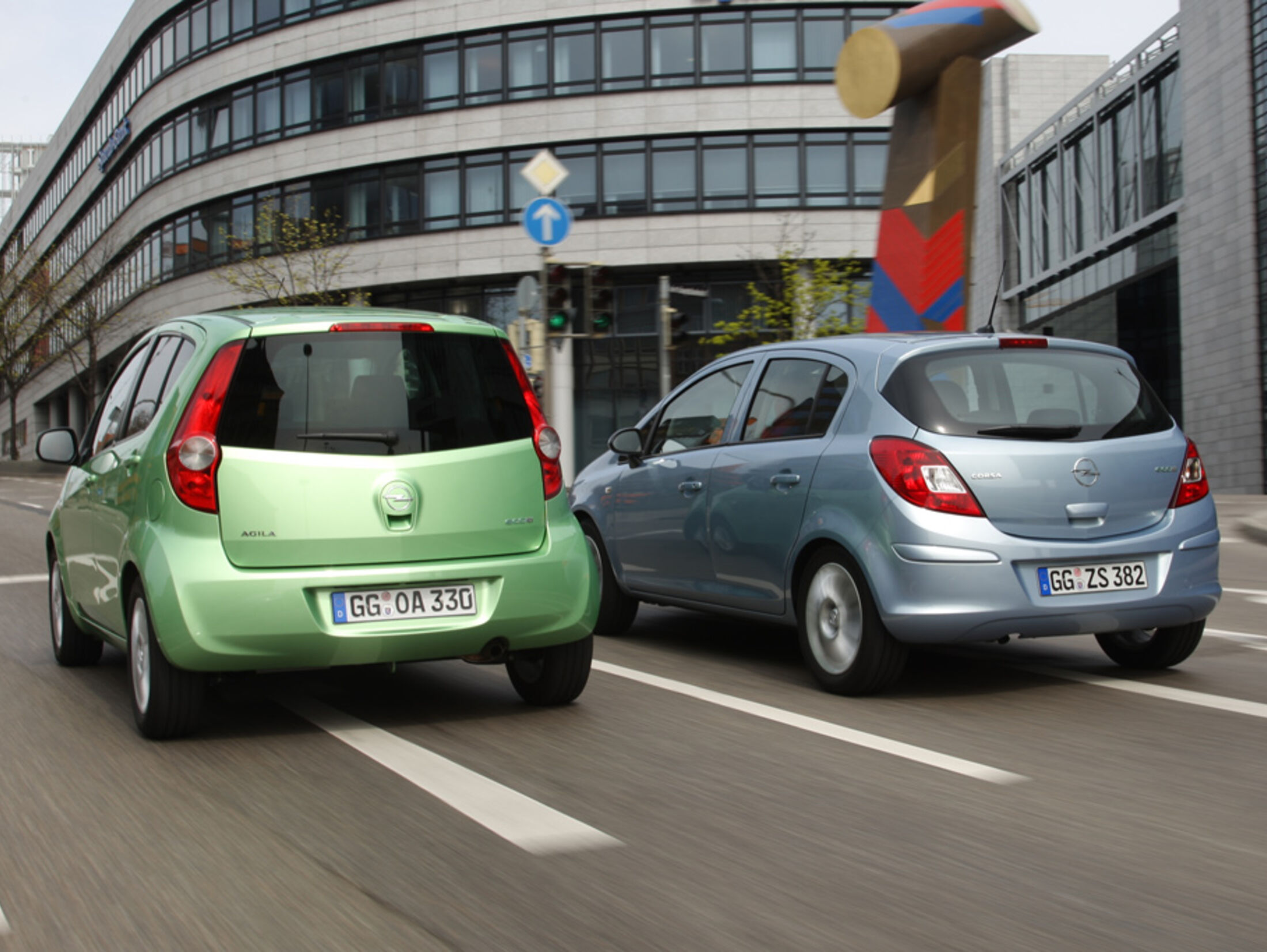 Opel Agila und Opel Corsa im Test: Microcar gegen Kleinwagen