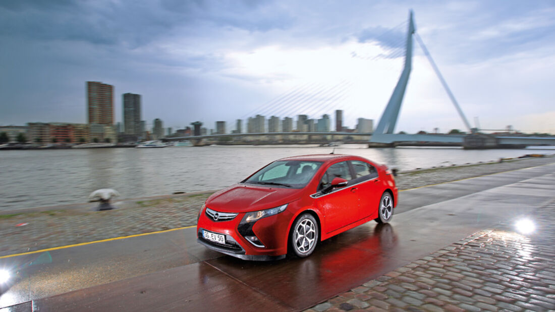 Opel Ampera, Seitenansicht, Skyline