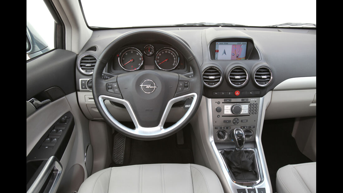 Opel Antara 2.2 CDTI Cosmo, Cockpit
