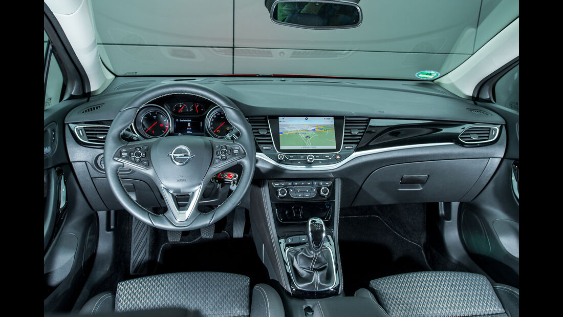 Opel Astra 1.4 DI Turbo, Cockpit