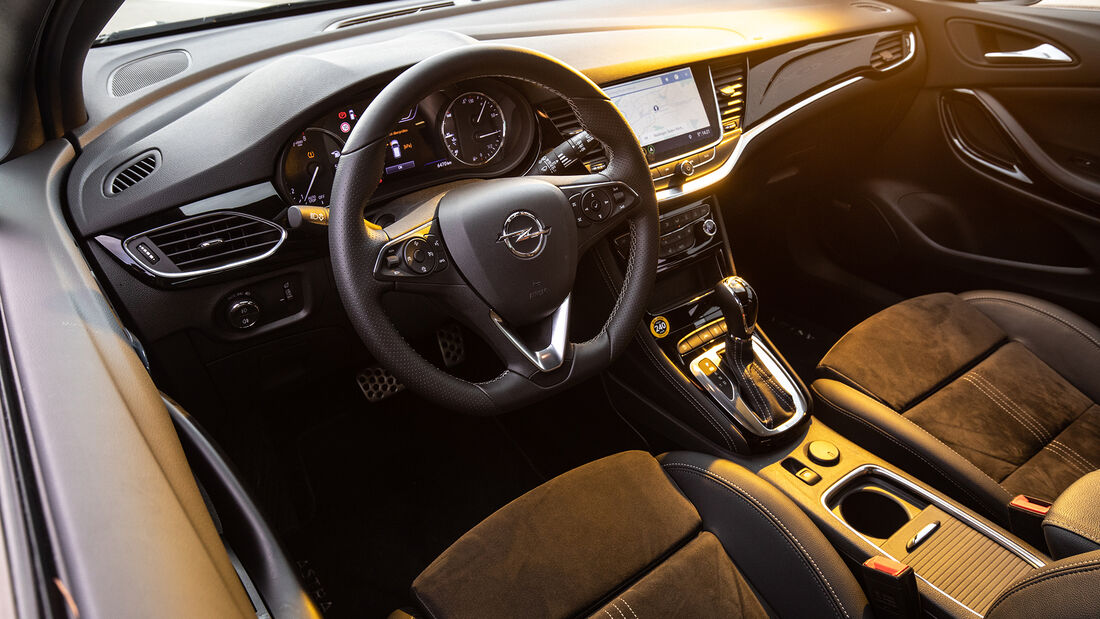 Opel Astra 1.4 DI Turbo Elegance,  Interieur