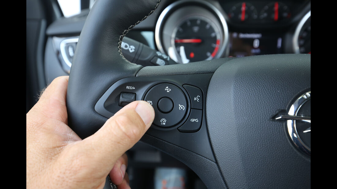 Opel Astra 1.4 DI Turbo, Interieur