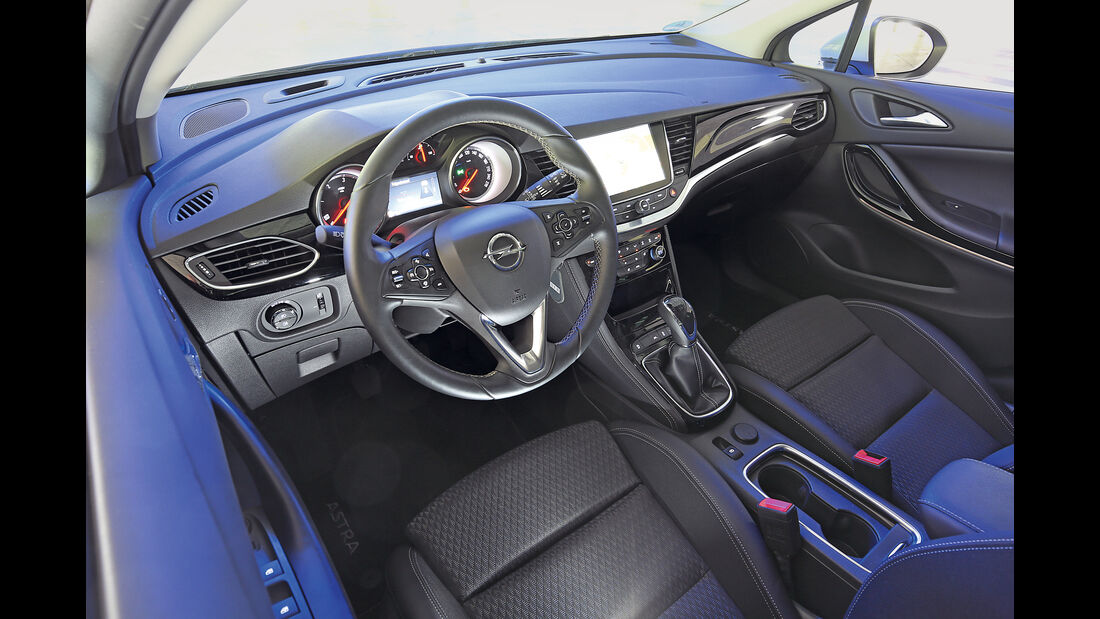 Opel Astra 1.6 Biturbo CDTI, Cockpit