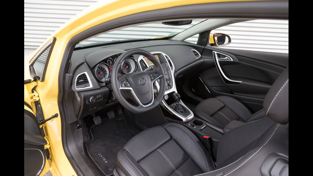 Opel Astra GTC 1.6 Turbo, Cockpit
