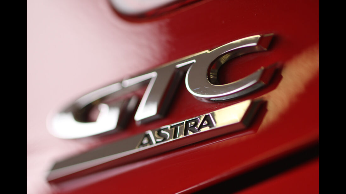Opel Astra GTC 2.0 CDTi, Emblem