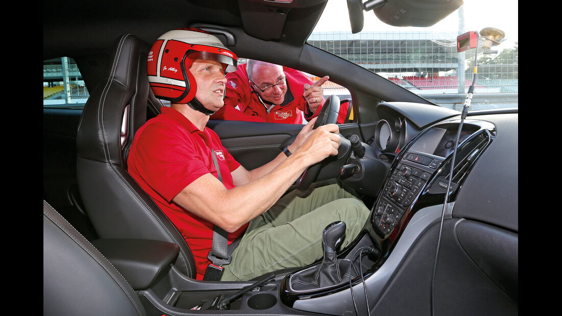 Opel Astra OPC, Cockpit, Fahrer