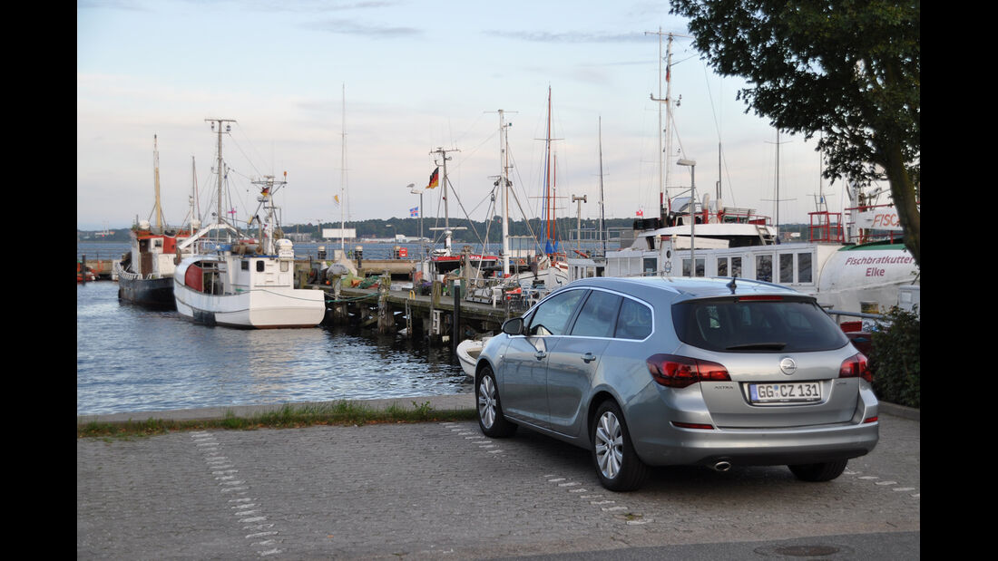 Opel Astra Sports Tourer 2.0 CDTi, Hafen