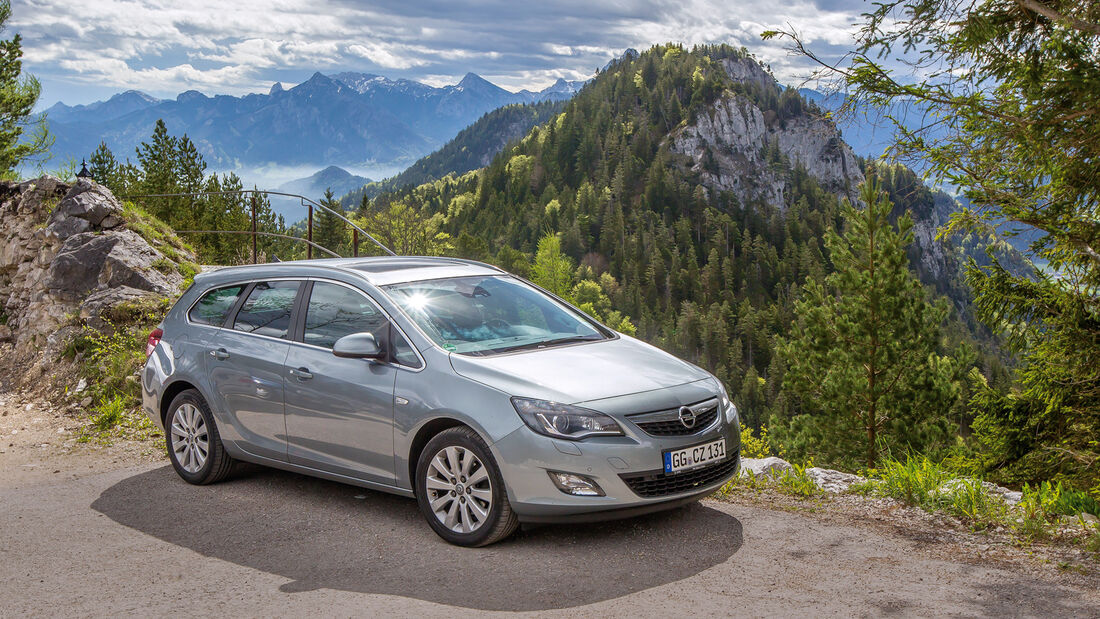 Opel Astra Sports Tourer 2.0 CDTi, Seitenansicht
