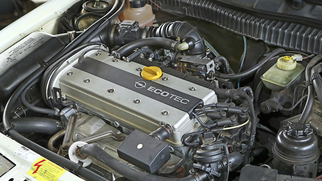 Opel Calibra 2.0 16V Keke Rosberg Edition, Motor