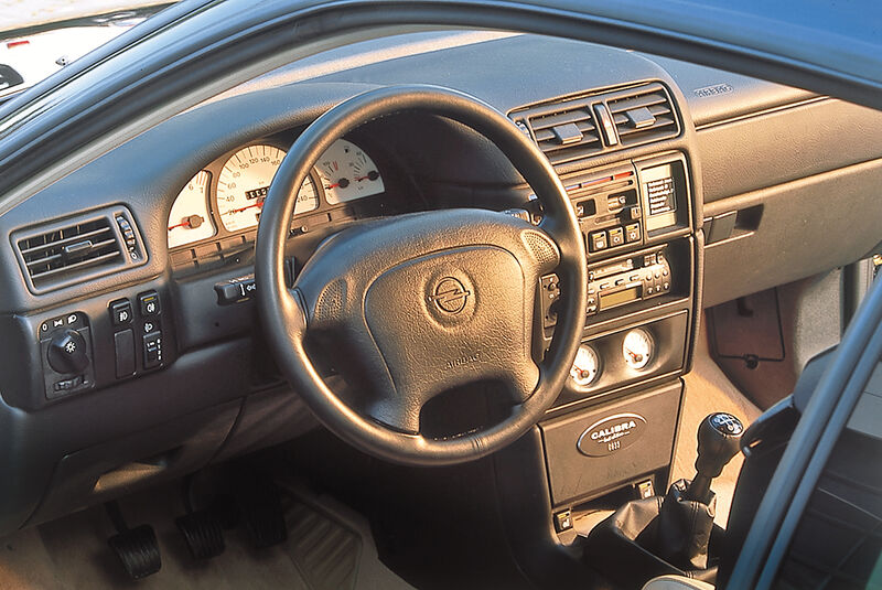 Opel Calibra, Cockpit