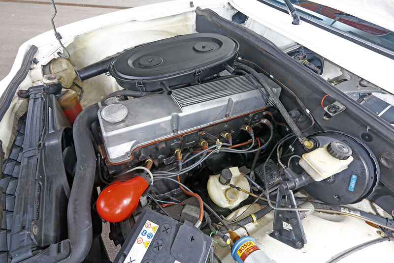 Opel Commodore B, Motor