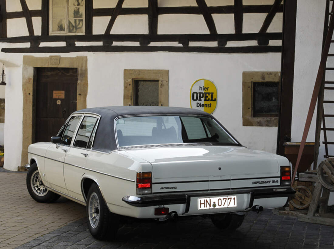 Opel Diplomat B V8: Restaurierung Eines Totalschadens - Auto Motor Und ...