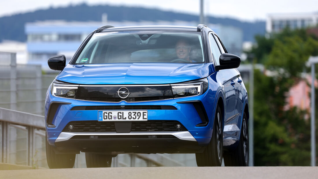 Opel Grandland X Hybrid 4 im Test: 1,5 Liter Verbrauch & 300 PS im