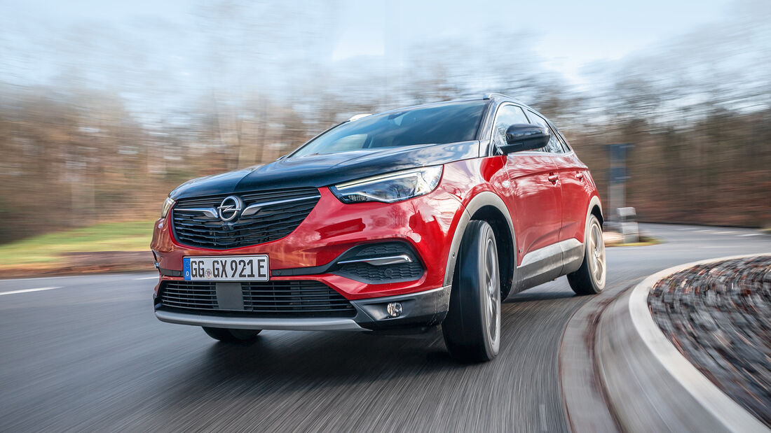 Opel Grandland X Hybrid4 im Fahrbericht