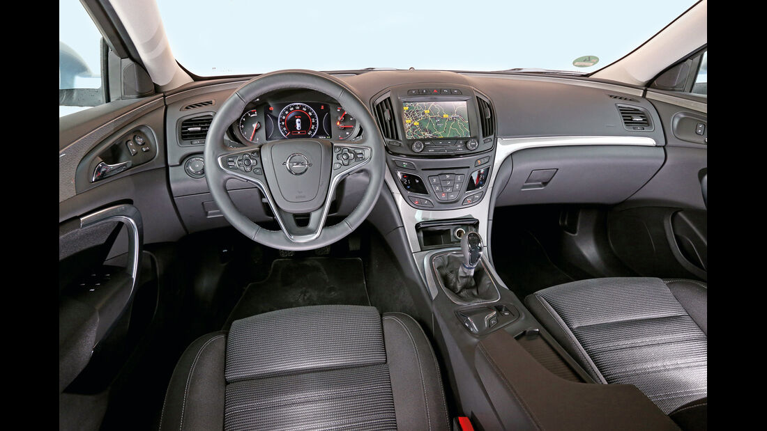 Opel Insignia 2.0 CDTi, Cockpit