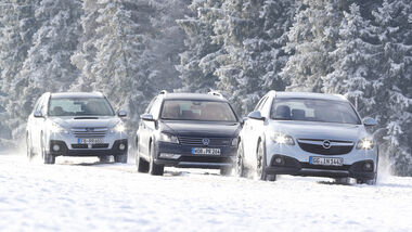 Opel Insignia Country Tourer 2.0 CDTI, Subaru Outback 2.0D, VW Passat Alltrack 2.0 TDI, Front