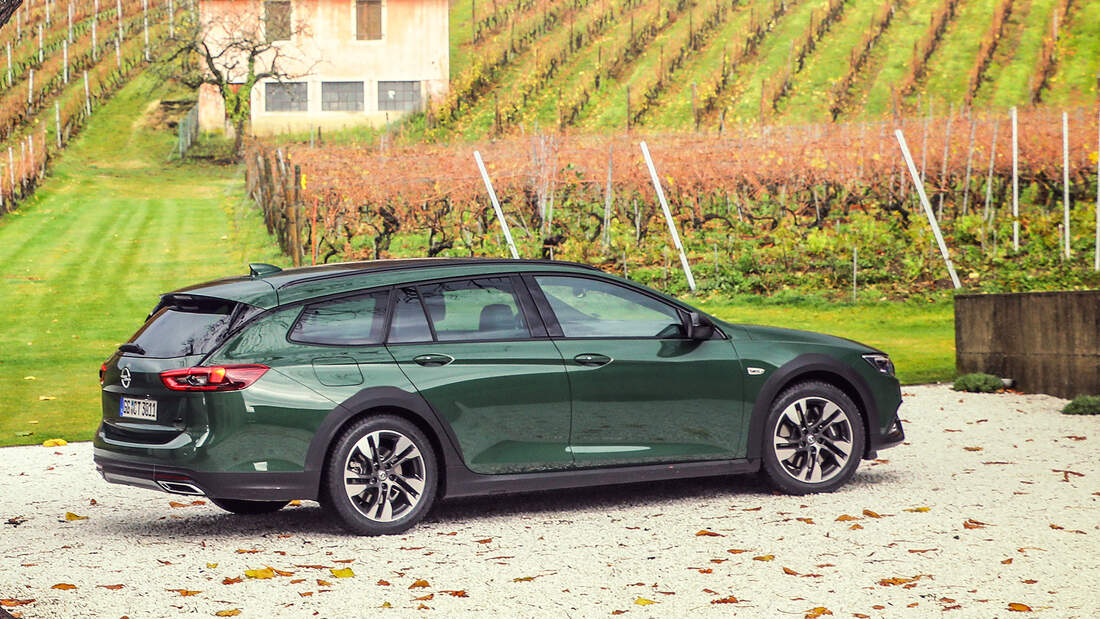 Opel insignia country tourer