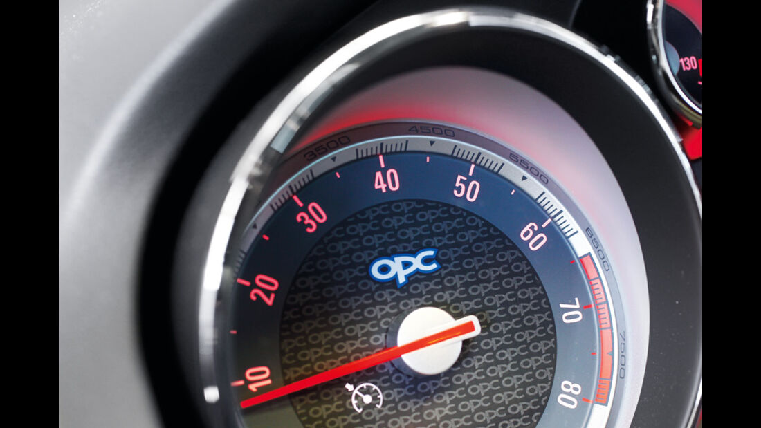 Opel Insignia OPC, Anzeigeinstrument, Detail