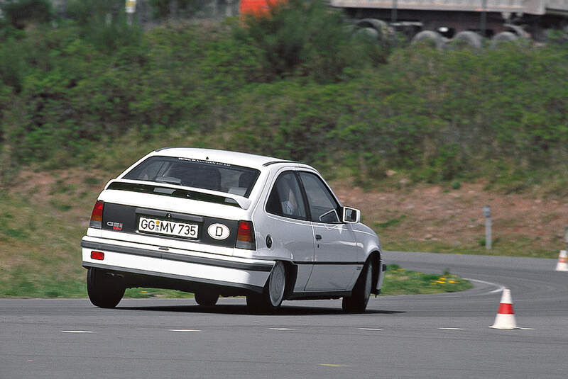 Opel Kadett GSi 16V, Heckansicht