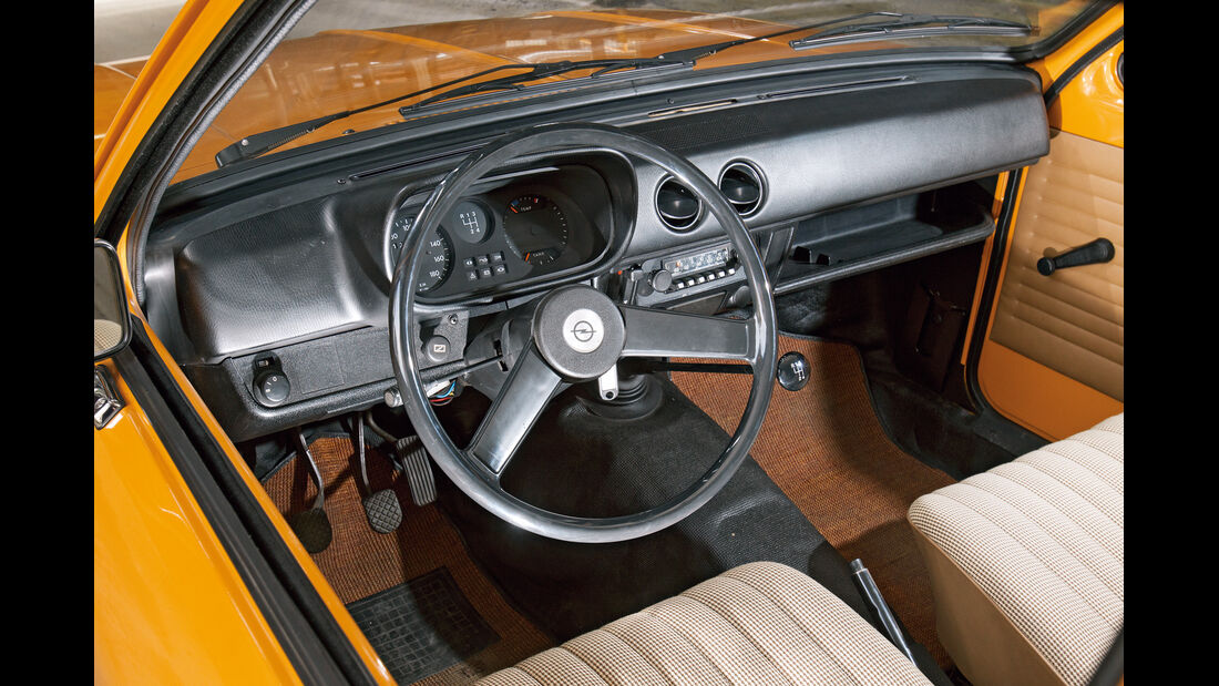 Opel Kadett, Lenkrad, Cockpit