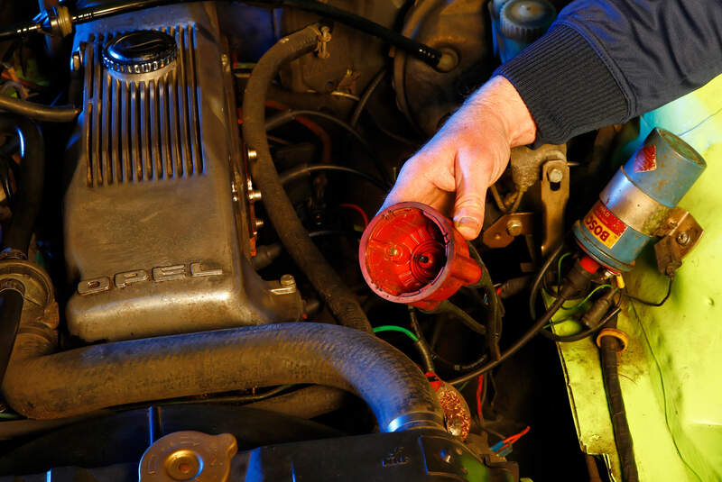 Opel Manta B Motor Klassik Service-Station