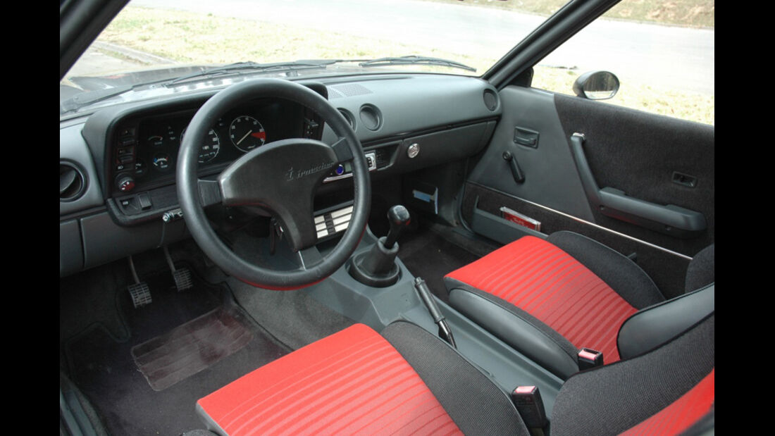 Opel Manta Innenraum