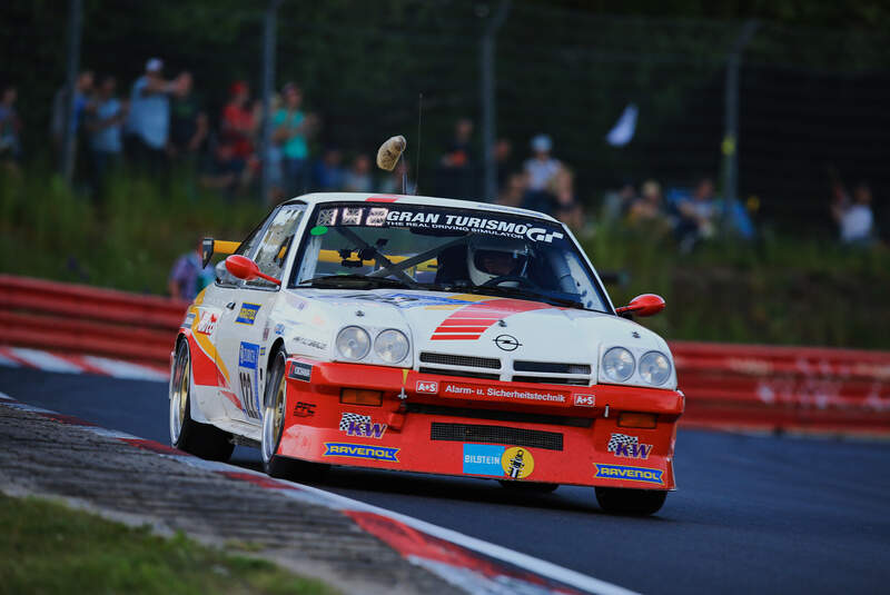 Opel Manta - Startnummer #122 - 24h-Rennen Nürburgring 2017 - Nordschleife - Samstag - 27.5.2017