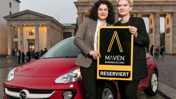 Opel-Marketingchefin Tina Müller (links) und Julia Steyn, Vice President Urban Mobility and Maven bei GM