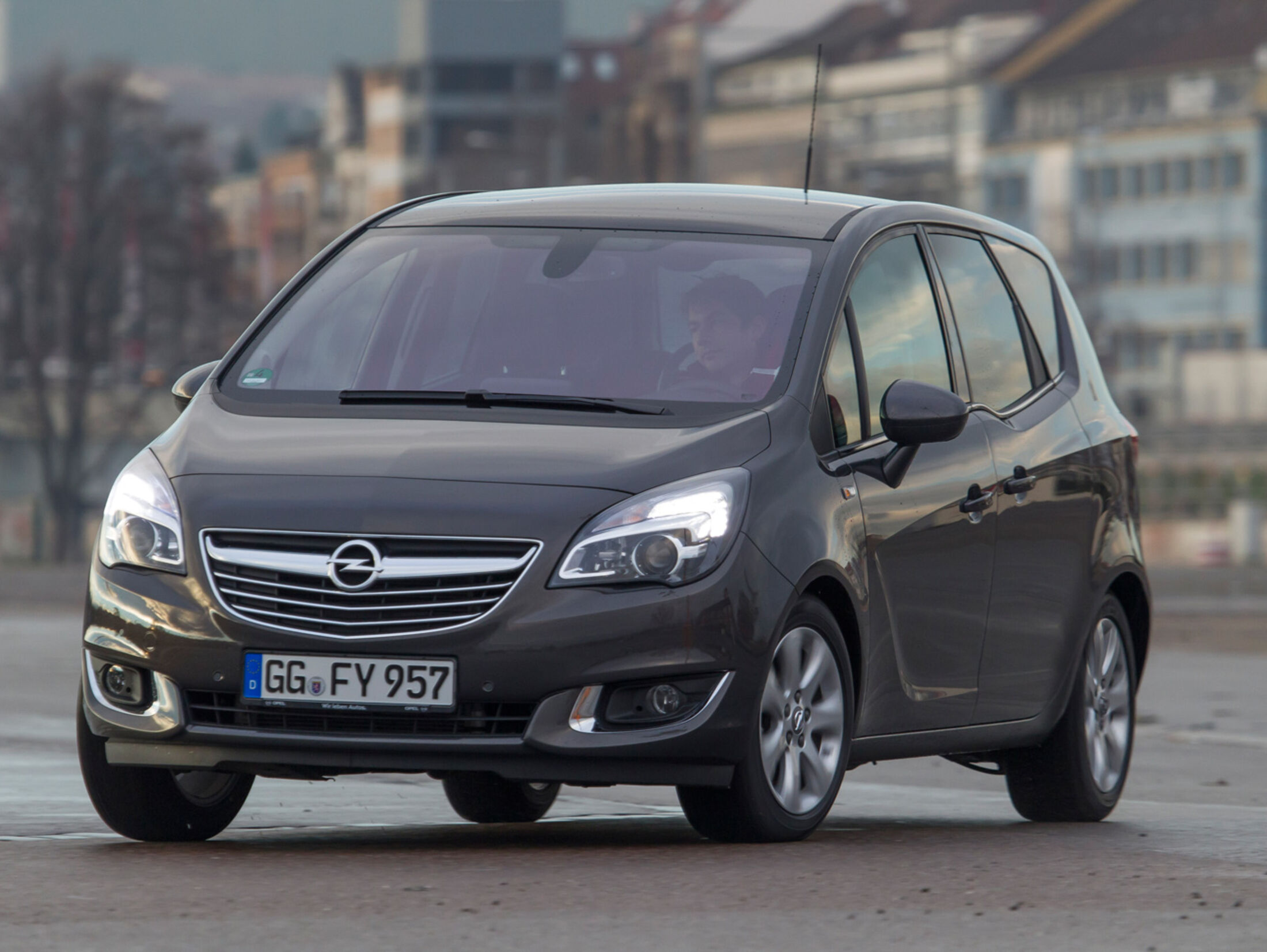 https://imgr1.auto-motor-und-sport.de/Opel-Meriva-1-4-ecoFlex-Frontansicht-jsonLd4x3-e316c6cc-759341.jpg