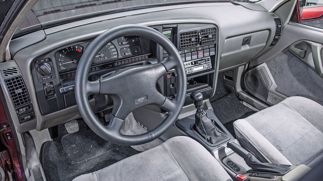 Opel Omega A, Cockpit