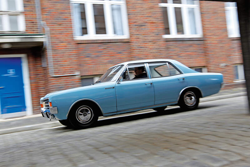 Opel Rekord 1900 L, Seitenansicht