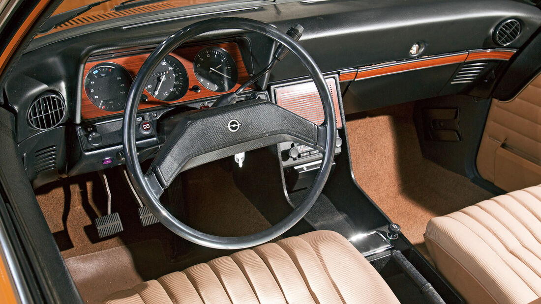 Opel Rekord, Cockpit, Lenkrad