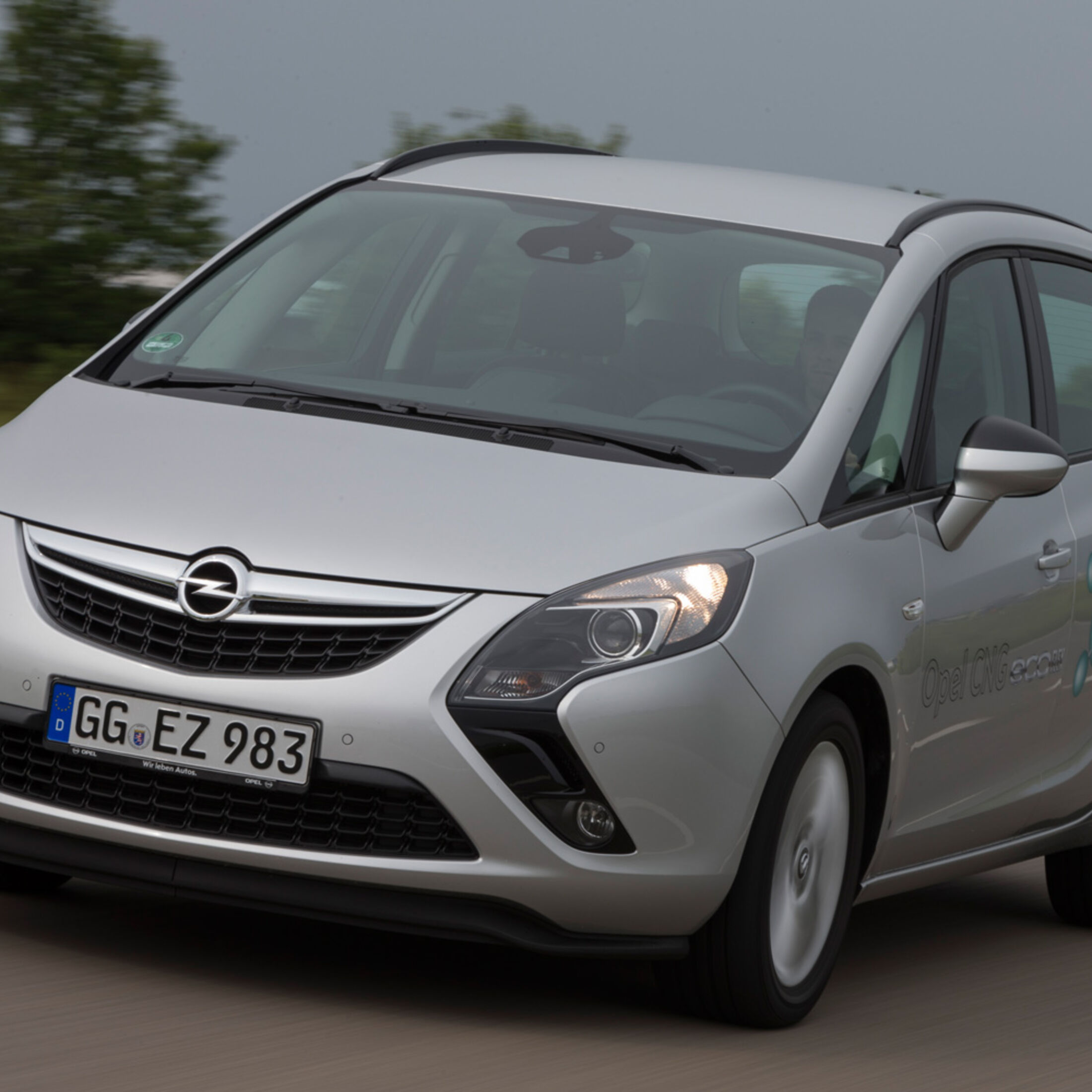 Kraftvoller Opel-Kombi mit geringer Laufleistung zu haben - AUTO BILD