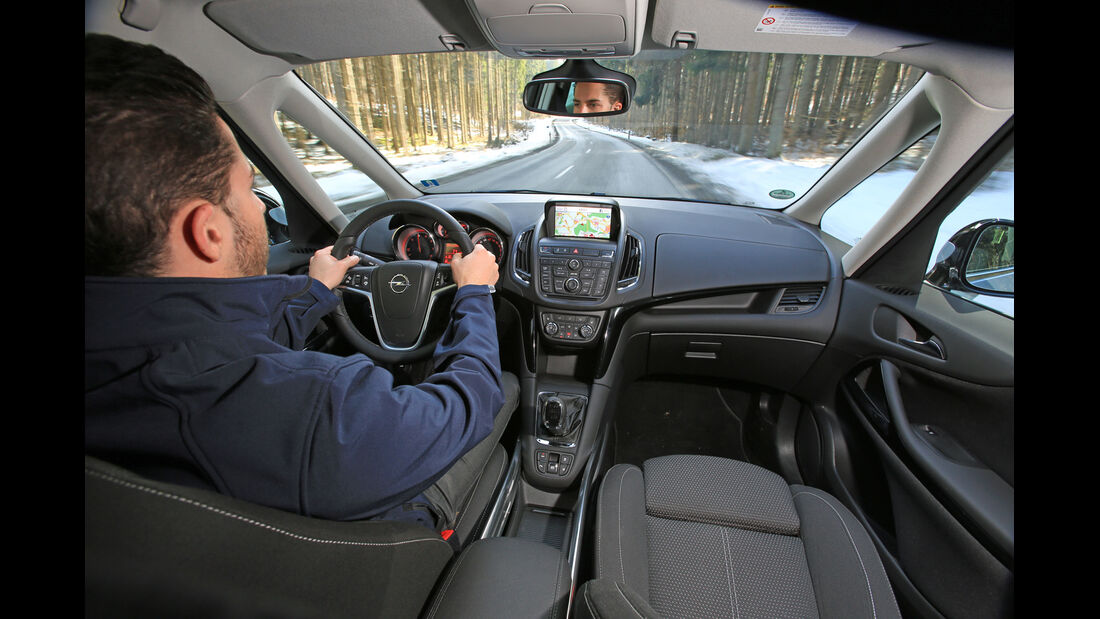 Opel Zafira Tourer 2.0 Biturbo CDTi Sport, Cockpit, Fahrer