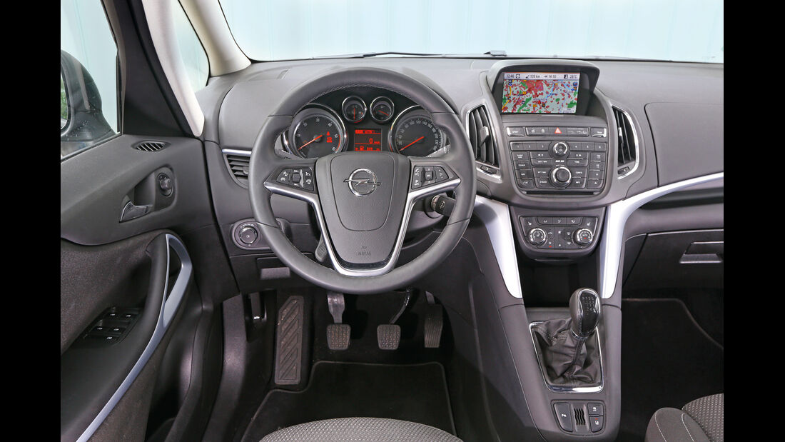 Opel Zafira Tourer 2.0 CDTi, Cockpit, Lenkrad