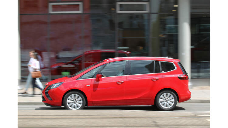 Opel Zafira Tourer 2 0 Cdti Im Fahrbericht Diesel Fur Dynamiker Auto Motor Und Sport