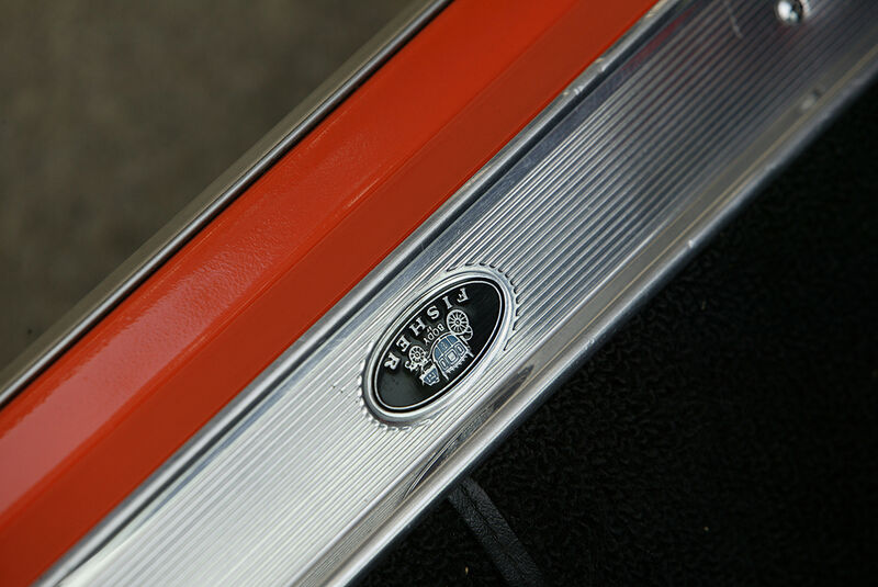 Orangener Pontiac GTO - Einstiegsleiste