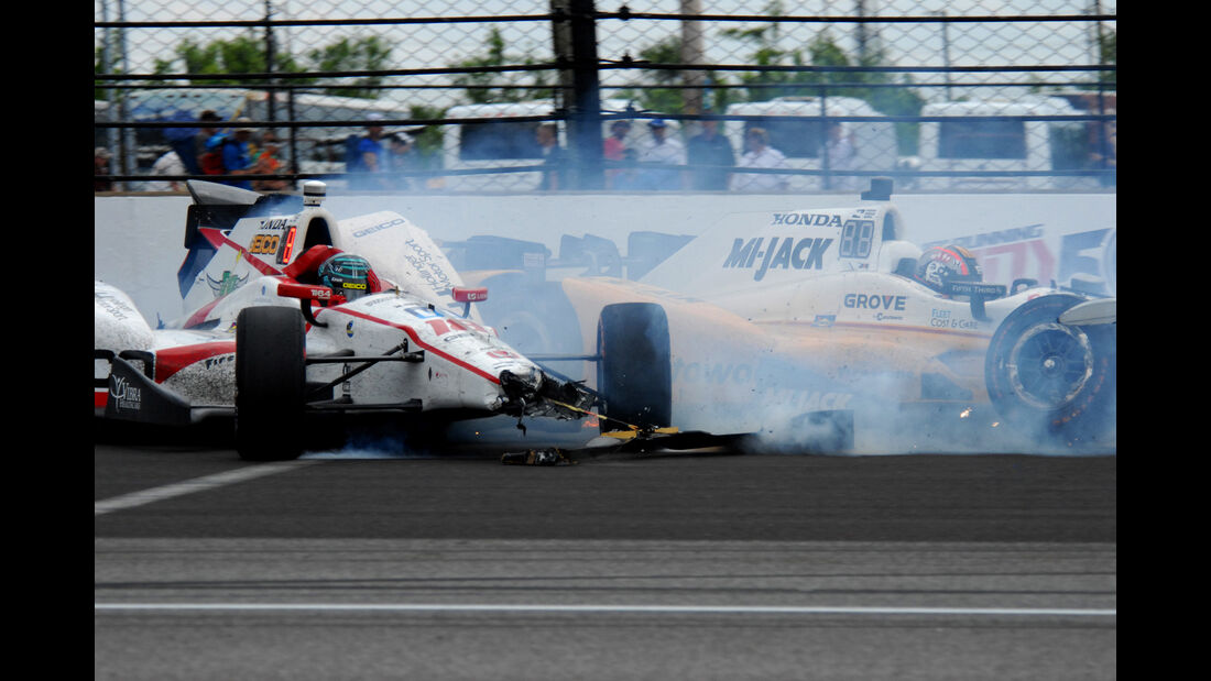 Oriol Servia & James Davison - IndyCar-Crash - Indy500 - 2017