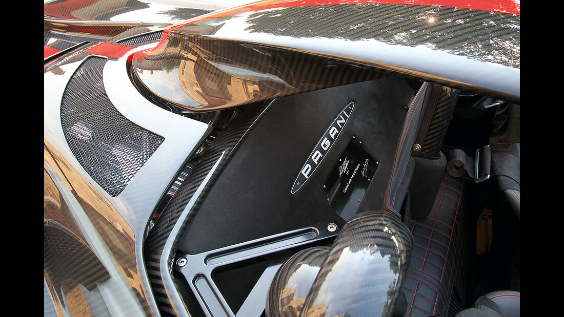 Pagani Zonda Cinque Roadster, Karbon-Karosserie