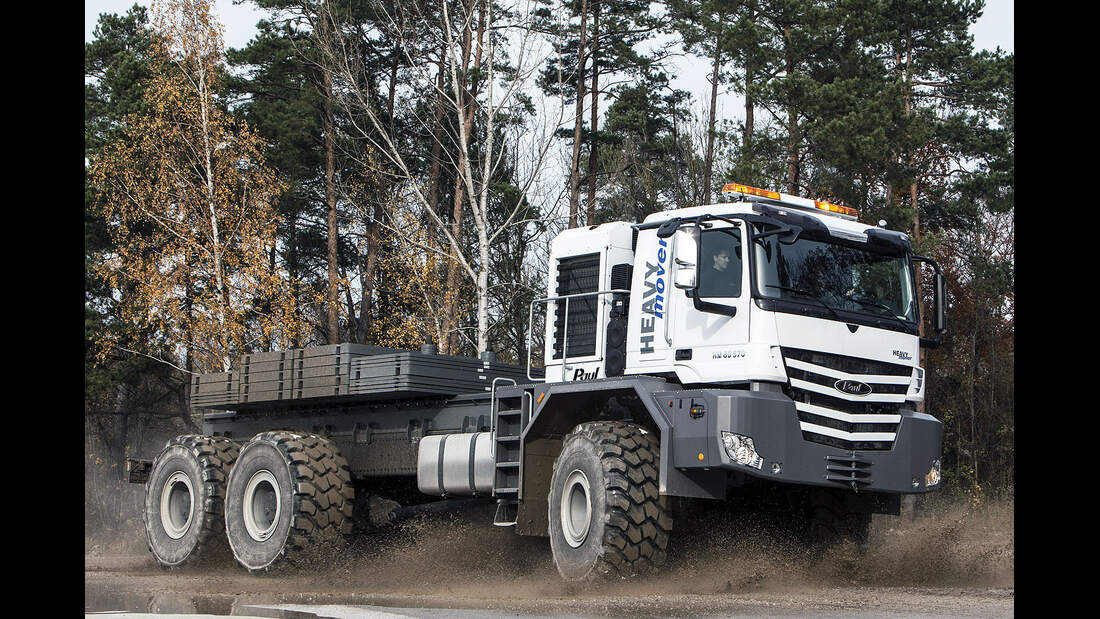 Rosenbauer Buffalo Extreme: Der Feuerwehr-Extremist mit 68 Tonnen ...