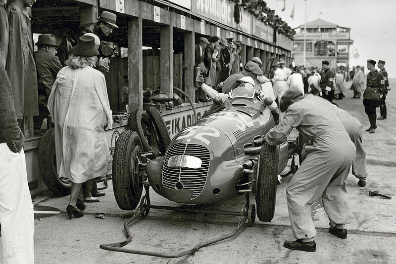 Paul Pietsch, Maserati 8CFT, GP Deutschland, Boxengasse, 1939