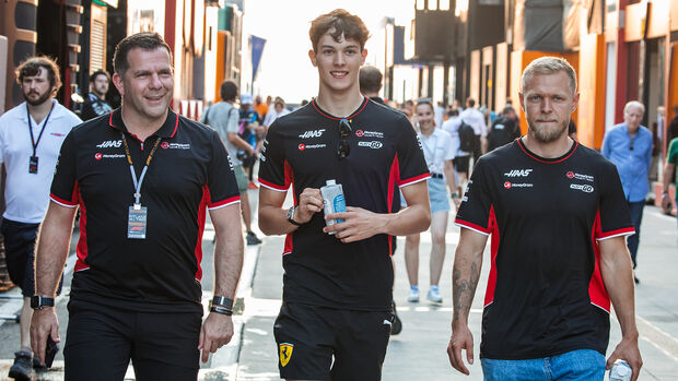 Peter Crolla, Oliver Bearman, Kevin Magnussen - Haas - GP Ungarn 2024