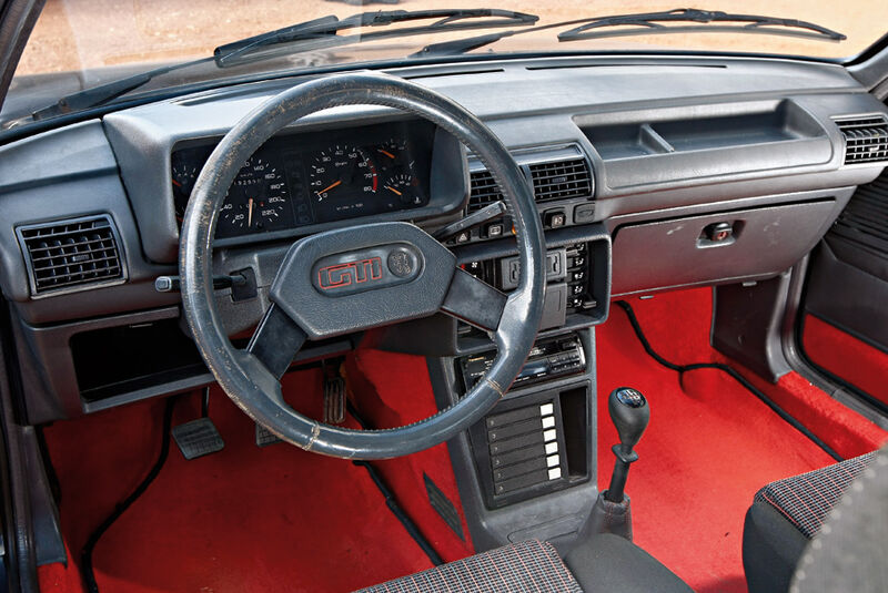 Peugeot 205 GTI, Cockpit