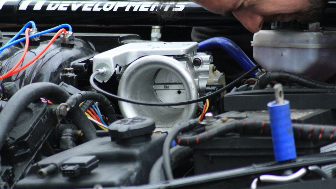 Peugeot 205 Twin-Engine