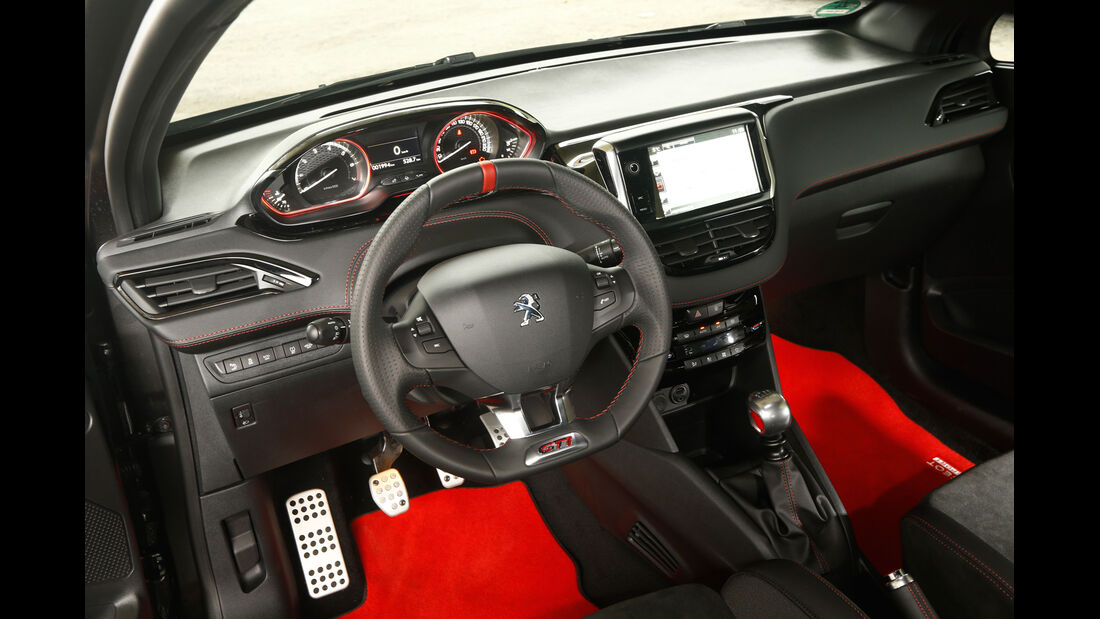 Peugeot 208 GTi 30th, Cockpit