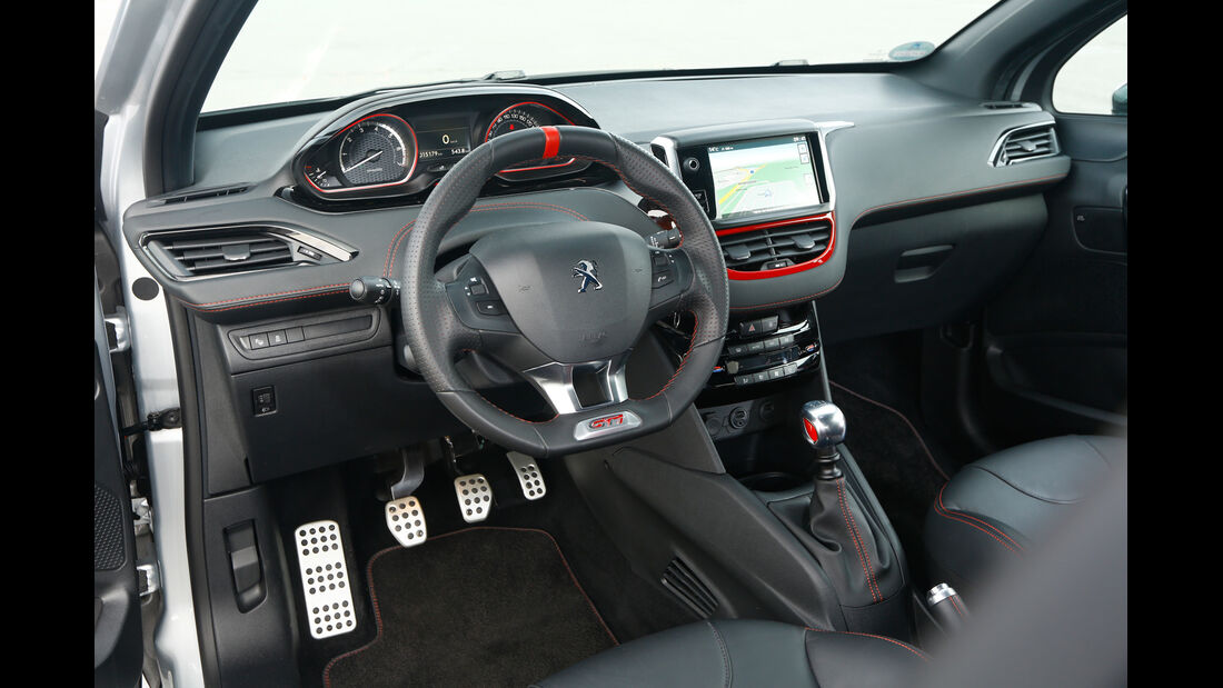 Peugeot 208 GTi, Cockpit