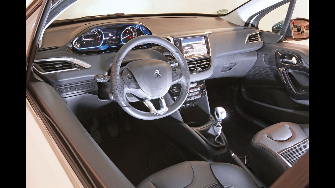 Peugeot 208 THP 155 Allure, Cockpit, Lenkrad