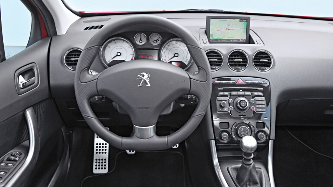 Peugeot 308 SW 155 THP, Cockpit, Lenkrad