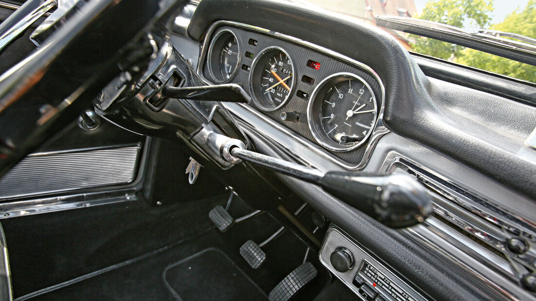 Peugeot 404 C Super Luxe, Armaturenbrett