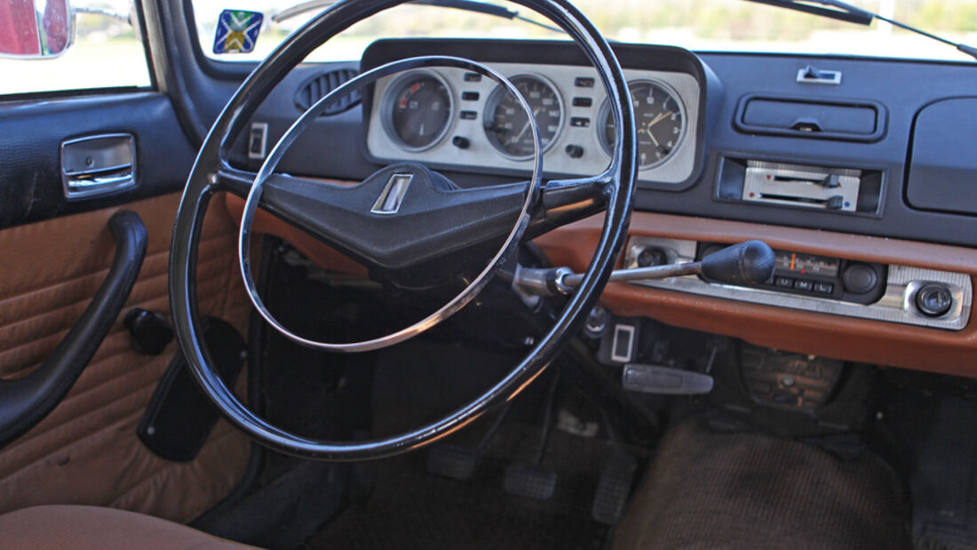 Peugeot 404, Cockpit